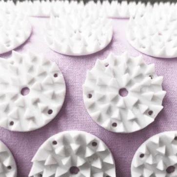 Sveltus nõelpadi kaelale või seljale